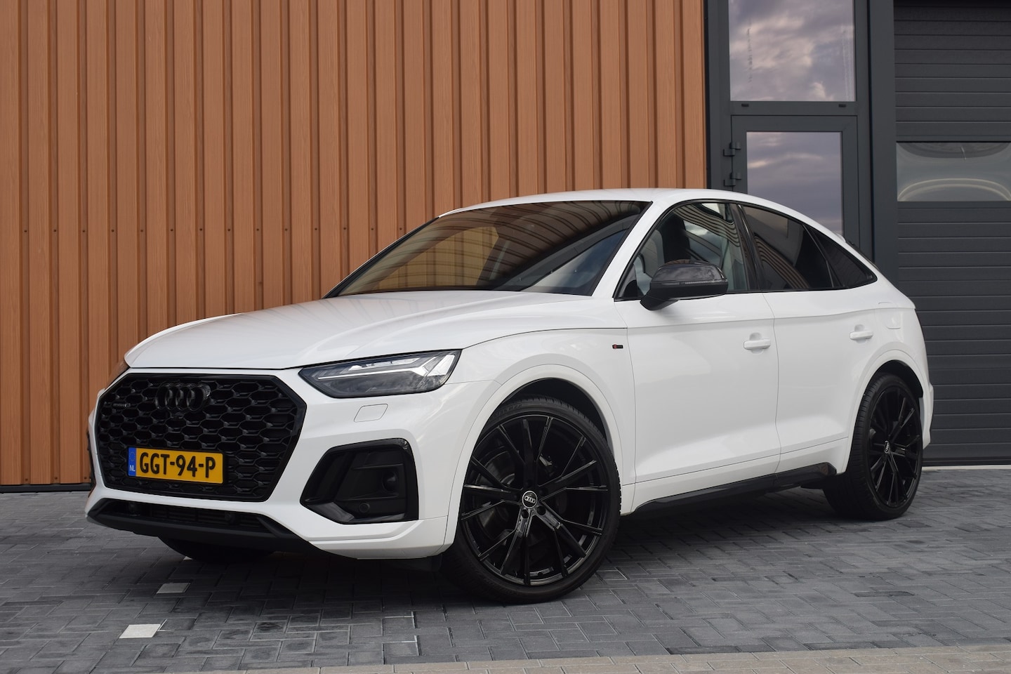 Audi Q5 Sportback - 50 TFSI e 299pk S-line | Cognac leder | Luchtvering | Carbon | 22" - AutoWereld.nl
