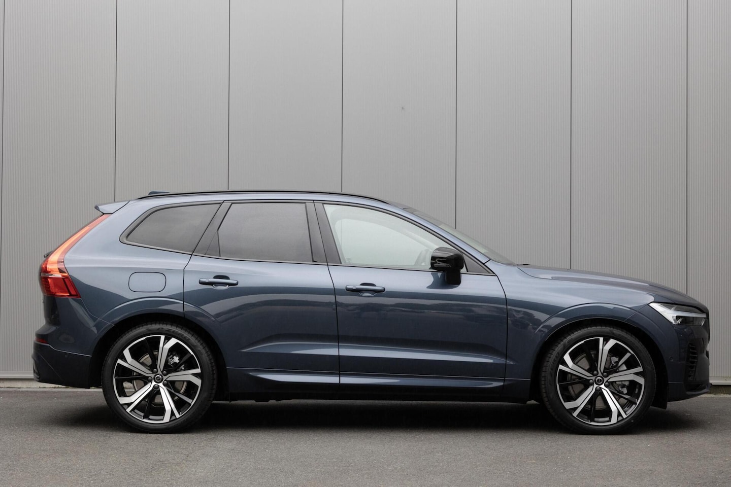 Volvo XC60 - Recharge T6 AWD Ultra Dark Full Option Long Range MY 2025 - AutoWereld.nl