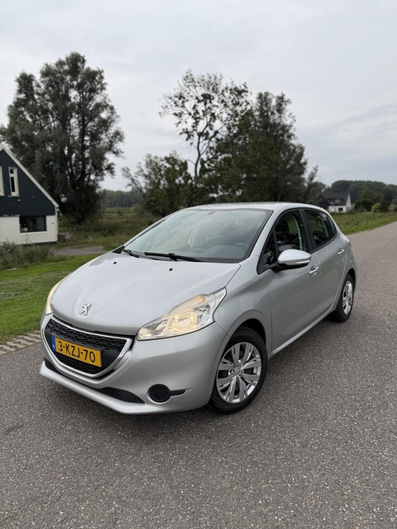 Peugeot 208 - 1.2 VTi 2013 5-deurs Airco Dealer onderhouden - AutoWereld.nl