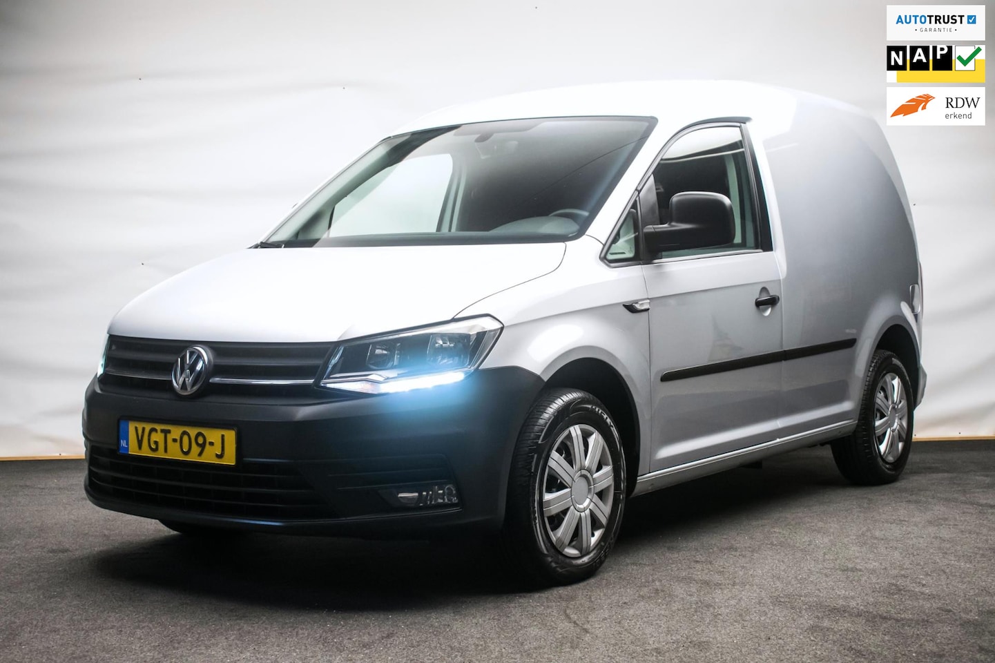 Volkswagen Caddy - 2.0 TDI L1H1 BMT DSG ORG NL [ Carplay Vaste Wand ALUCA Nieuwe DB-Riem Parkeersensoren Crui - AutoWereld.nl