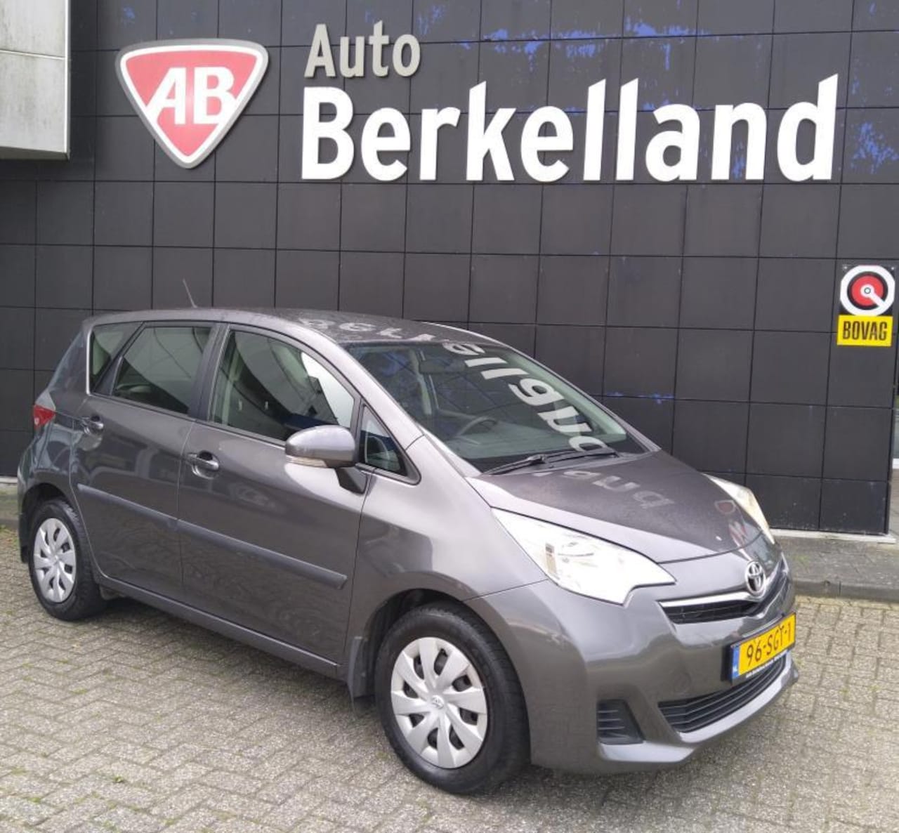 Toyota Verso S - 1.3 VVT-i Comfort Airco / Trekhaak / Hoge instap - AutoWereld.nl