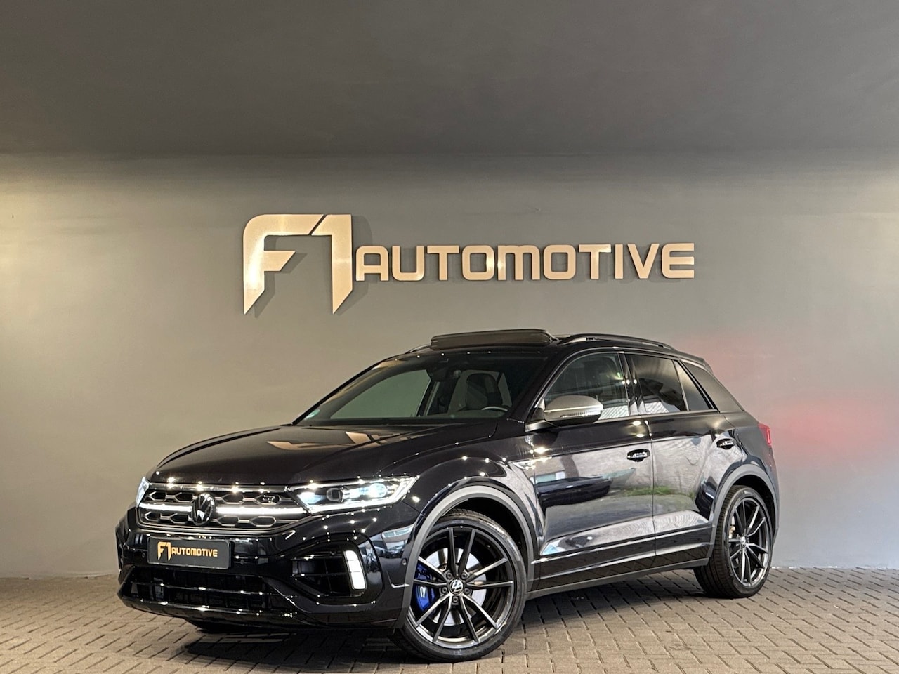 Volkswagen T-Roc - 2.0 TSI 4Motion R Pano|Akra|IQ|Keyless|DCC - AutoWereld.nl