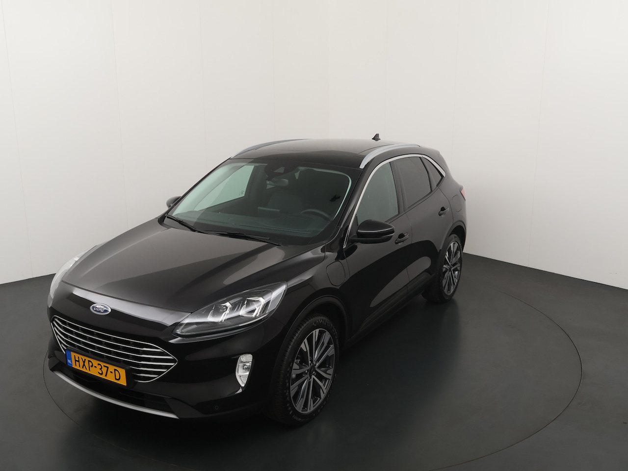 Ford Kuga - Titanium X PHEV 225pk | 20"LM velgen | Trekhaak | Winter Pack | Pano | Camera | Gar. tm 20 - AutoWereld.nl
