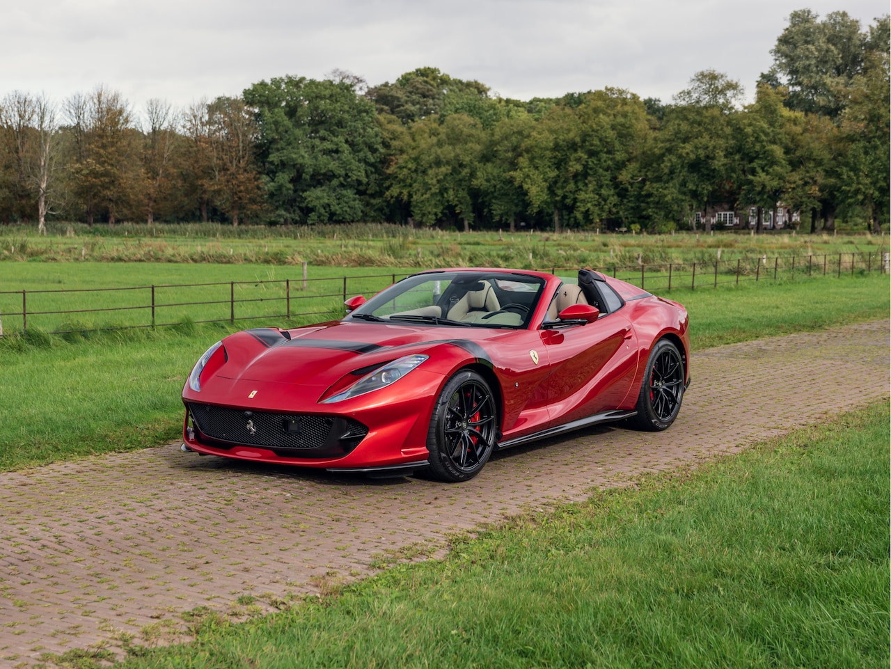 Ferrari 812 GTS - 6.5 V12 HELE 6.5 V12 HELE - AutoWereld.nl
