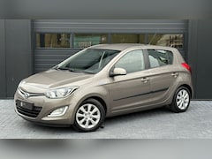 Hyundai i20 - 1.2i i-Deal Airco|Cruise|Trekhaak