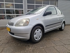 Toyota Yaris - 1.3-16V VVT-i Luna
