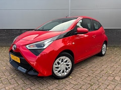 Toyota Aygo - 1.0 VVT-i x-play X-Shift Automaat