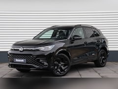 Volkswagen Tiguan - 1.5 eHybrid R-Line Edition | Massage | Panoramadak | Black Style Package | Trekhaak