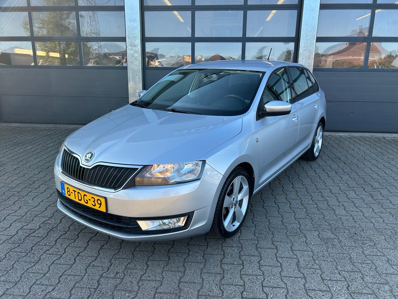 Skoda Rapid - 1.2 86pk TSI Elegance Businessline Pro - AutoWereld.nl