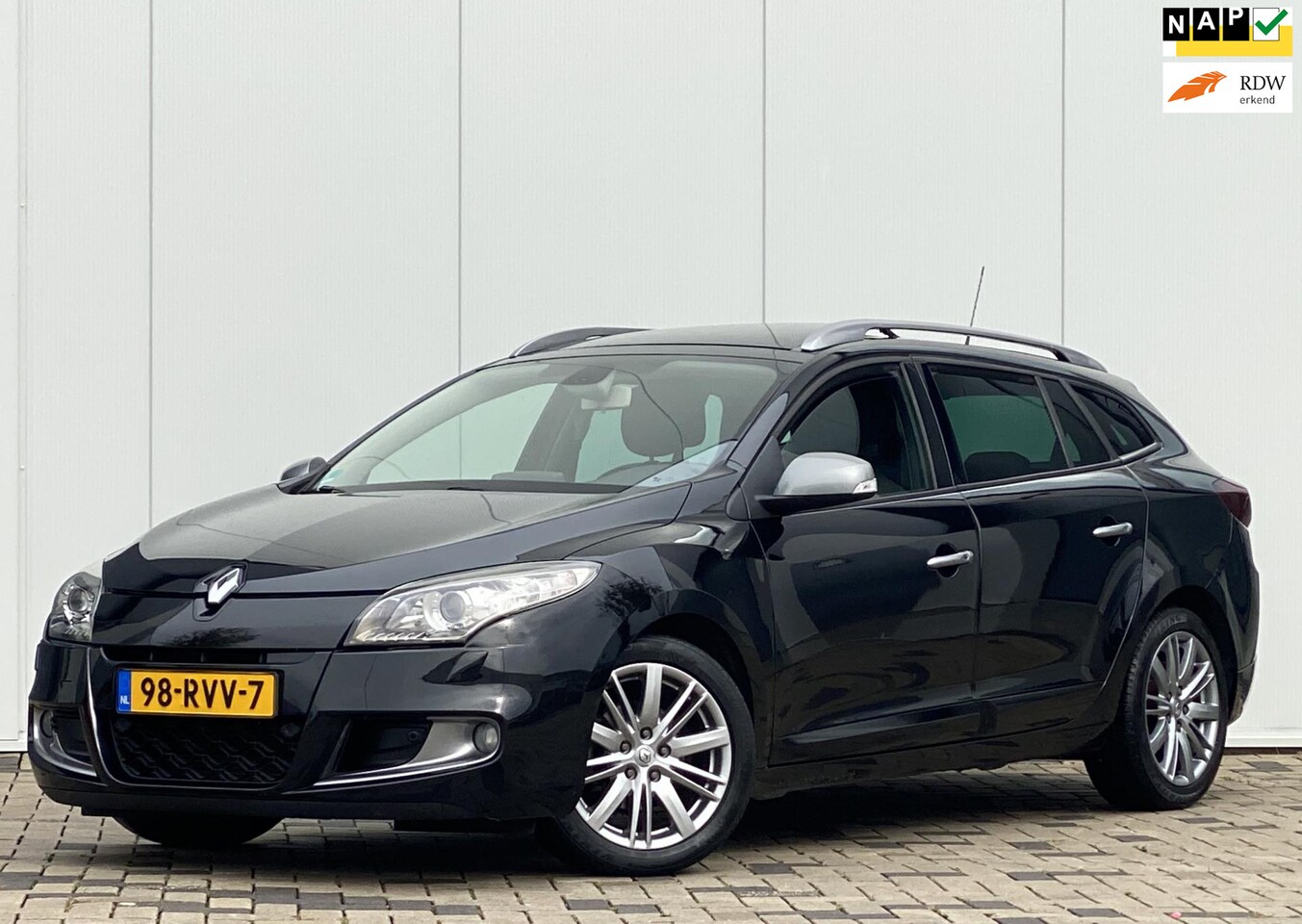 Renault Mégane Estate - 1.5 dCi GT-Line BOSE AUTOMAAT DUBBELE PANORAMA NAVI KEYLESS - AutoWereld.nl