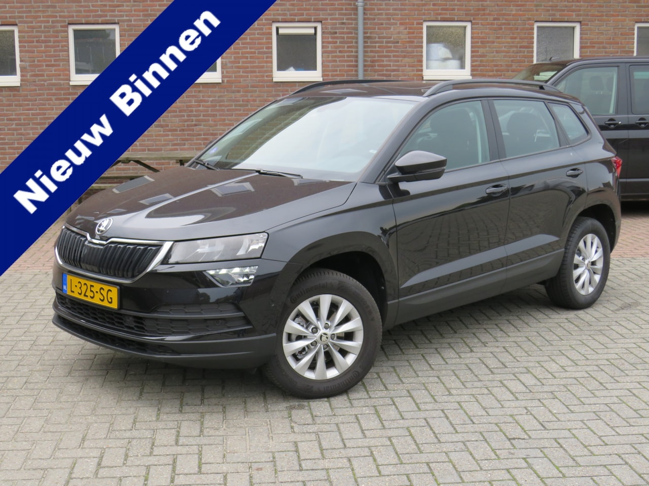 Skoda Karoq - 1.0 TSI 110Pk Business Edition * Rijklaarprijs incl. garantie * Trekhaak * Panoramadak * N - AutoWereld.nl