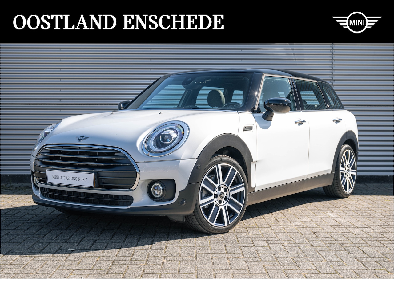 MINI Clubman - Cooper Automaat / Richmond Park Edition / Panoramadak / Comfort Access / LED / Harman-Kard - AutoWereld.nl