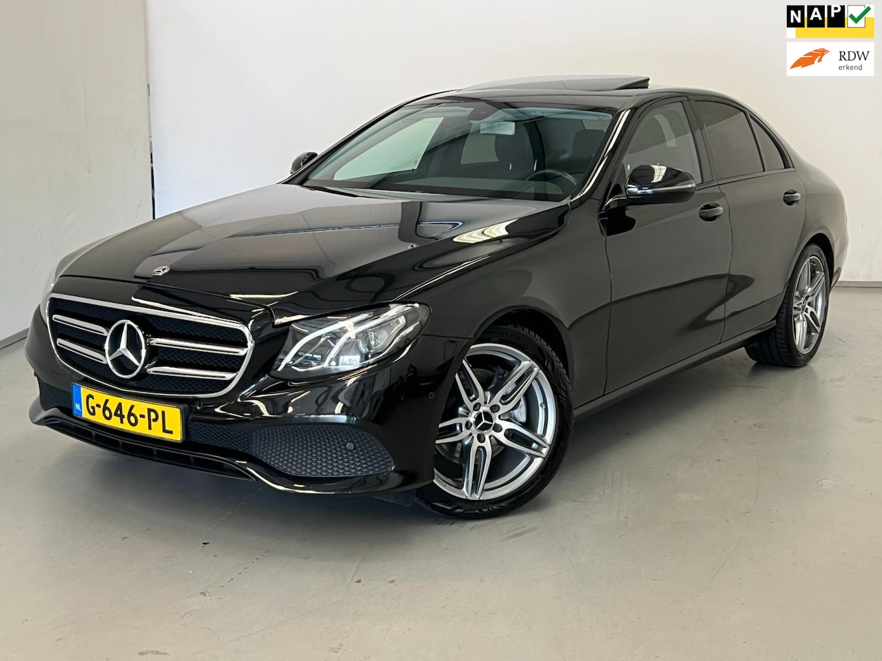 Mercedes-Benz E-klasse - 220d / 19" AMG / BTW / Schuifdak / Groot Navi - AutoWereld.nl