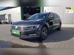 Volkswagen Passat Variant - 2.0 TDI Highline Business R Zeer compleet met vele opties Goed onderhouden Airco ACC Cruis