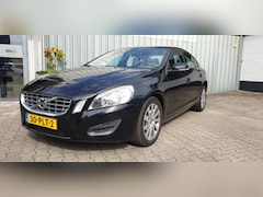 Volvo S60 - 1.6 T4 180 pk KINETIC Automaat