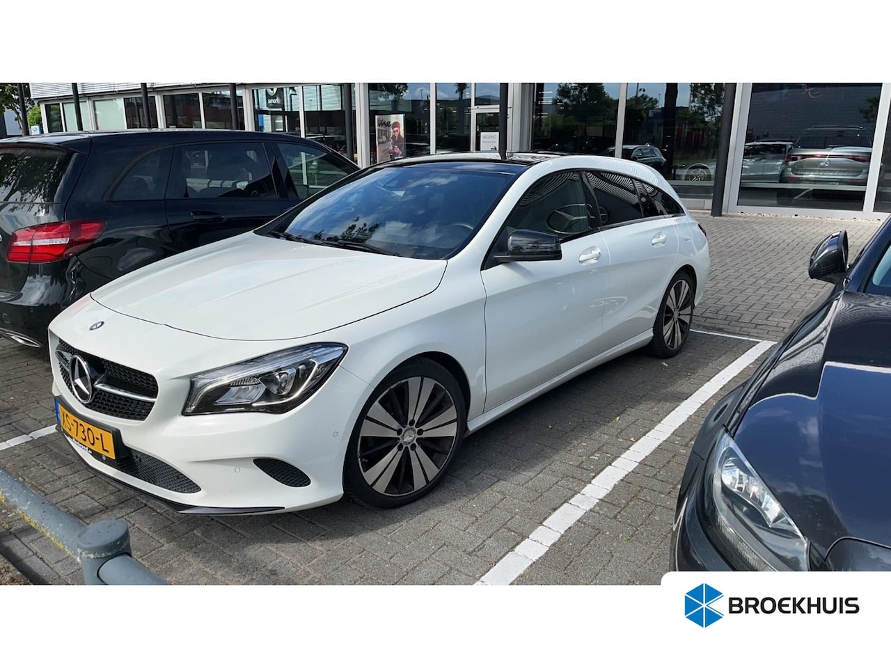 Mercedes-Benz CLA-klasse Shooting Brake - 180 AMG Night Edition Plus | Panoramadak | Navigatie | Clima | Achteruitrijcamera | Comfor - AutoWereld.nl