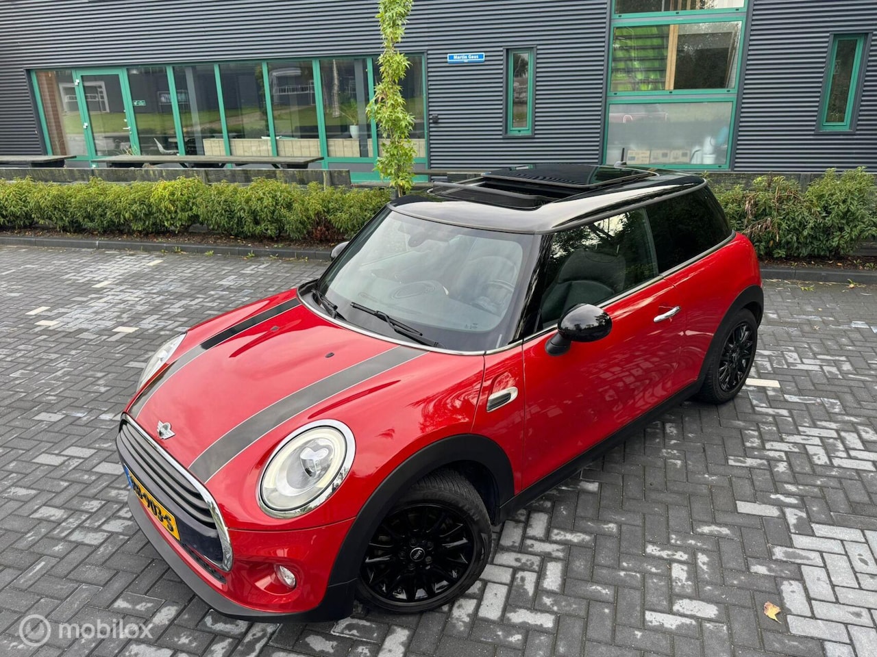 MINI Cooper - Mini 1.5 Pepper Serious Business | PANO | NAP !! - AutoWereld.nl