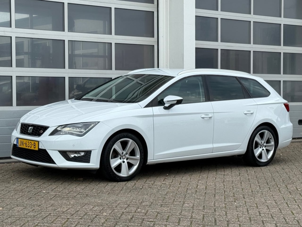 SEAT Leon - 1.4 TSI 150PK FR Connect Navi Camera Trekhaak NW APK - AutoWereld.nl