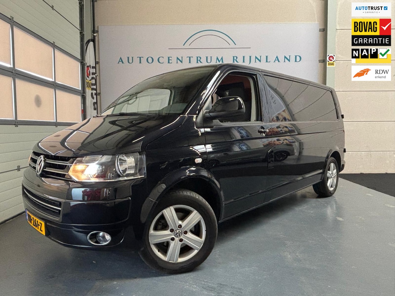 Volkswagen Transporter - 2.0 TDI L2H1 Highline Automaat - AutoWereld.nl