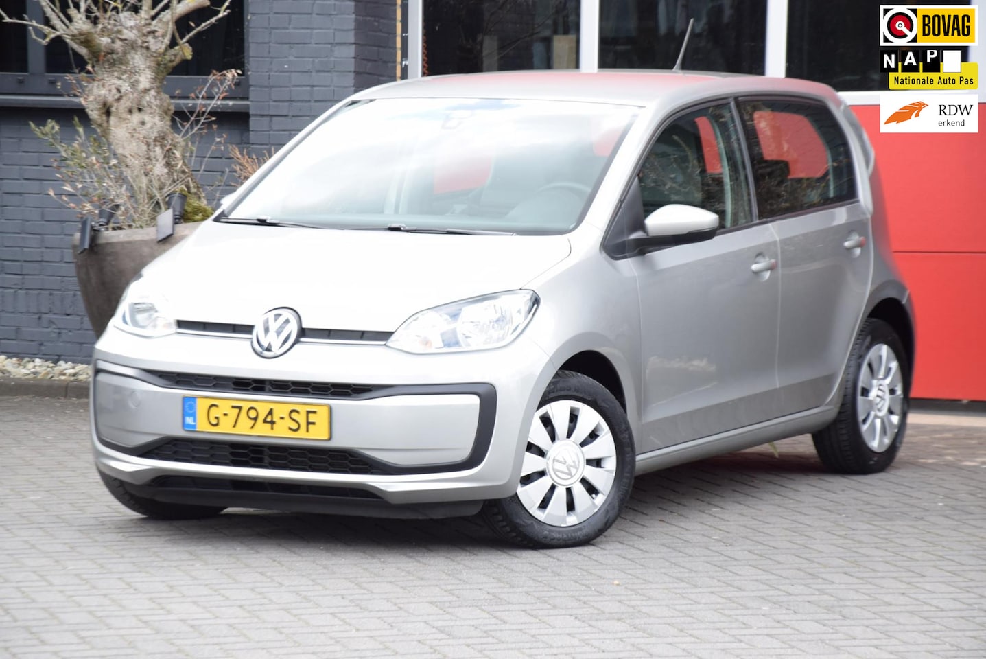 Volkswagen Up! - 1.0 BMT move up! 2019 5 Deurs Airco Navigatie - AutoWereld.nl