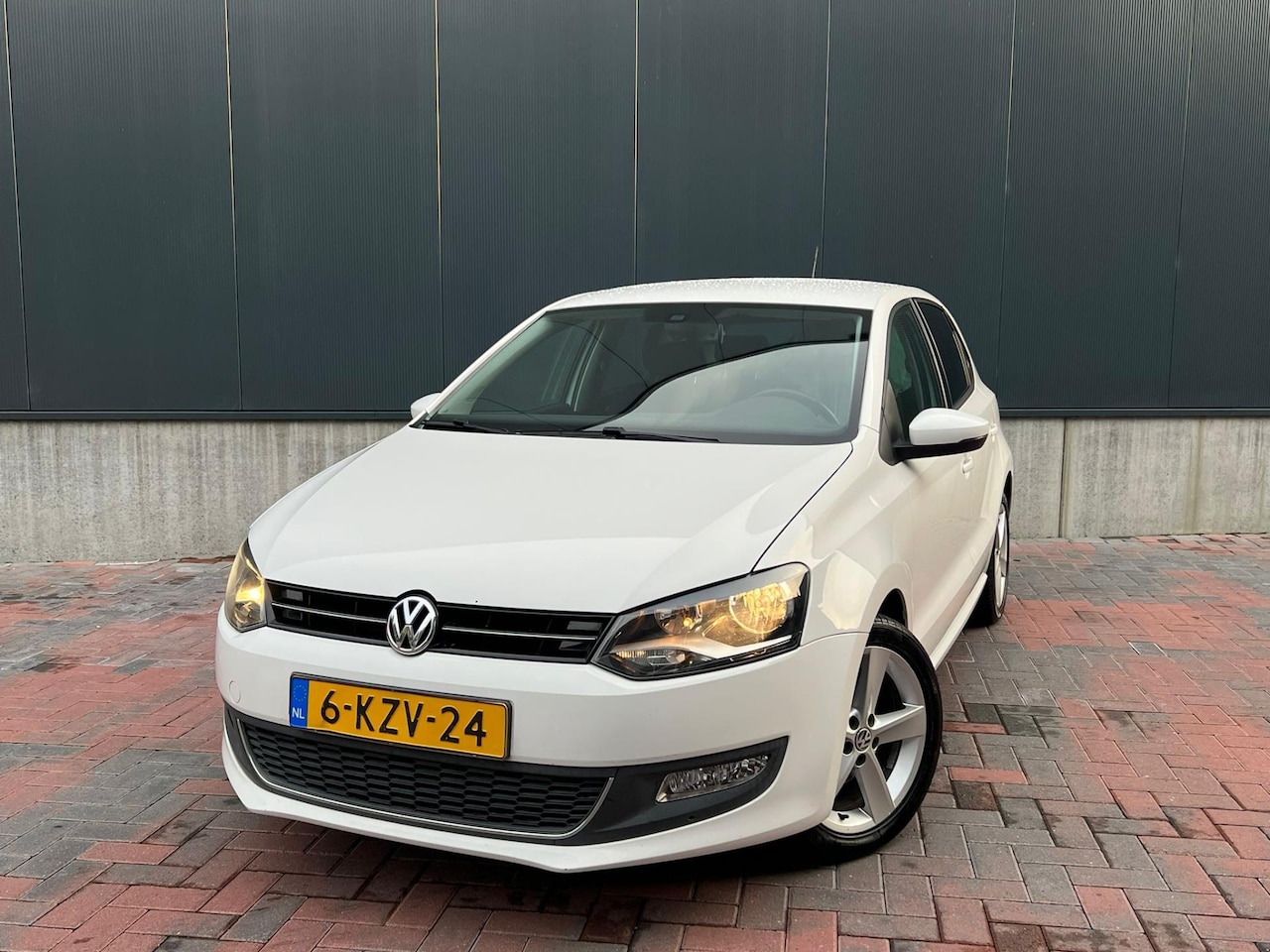 Volkswagen Polo - 1.2 TSI BlueMotion Highline * Climate * Cruise * PDC * Trekhaak * - AutoWereld.nl