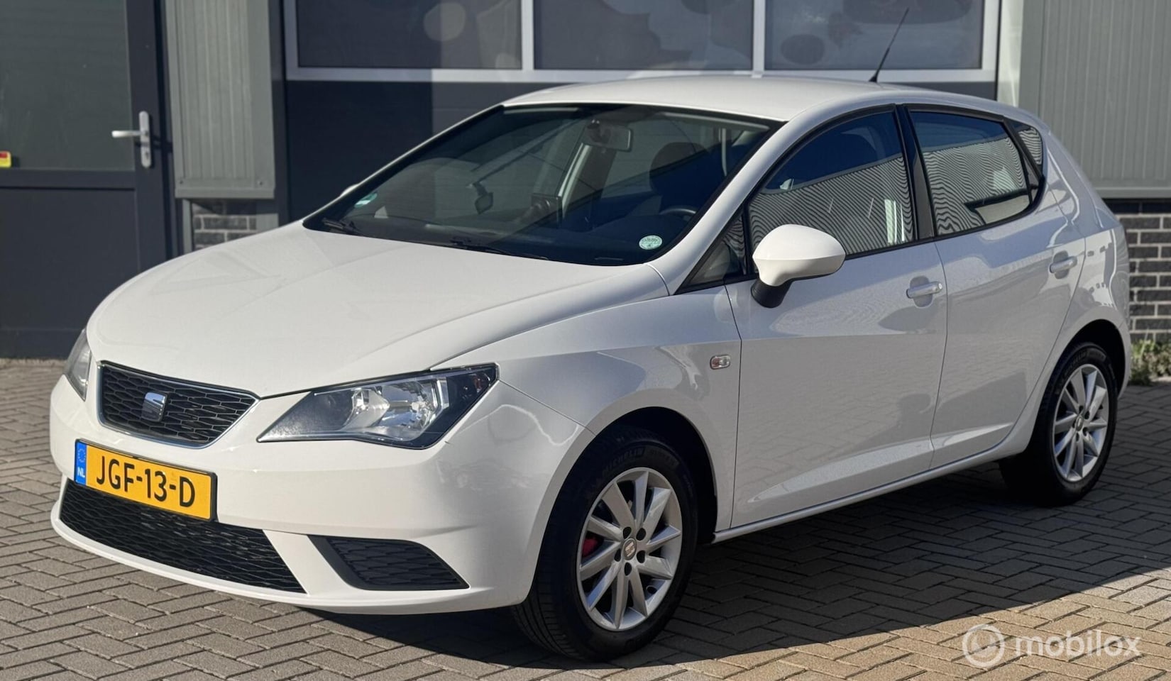 SEAT Ibiza - 1.2 TSI Style/ AIRCO/ NAVIGATIE/ APK - AutoWereld.nl