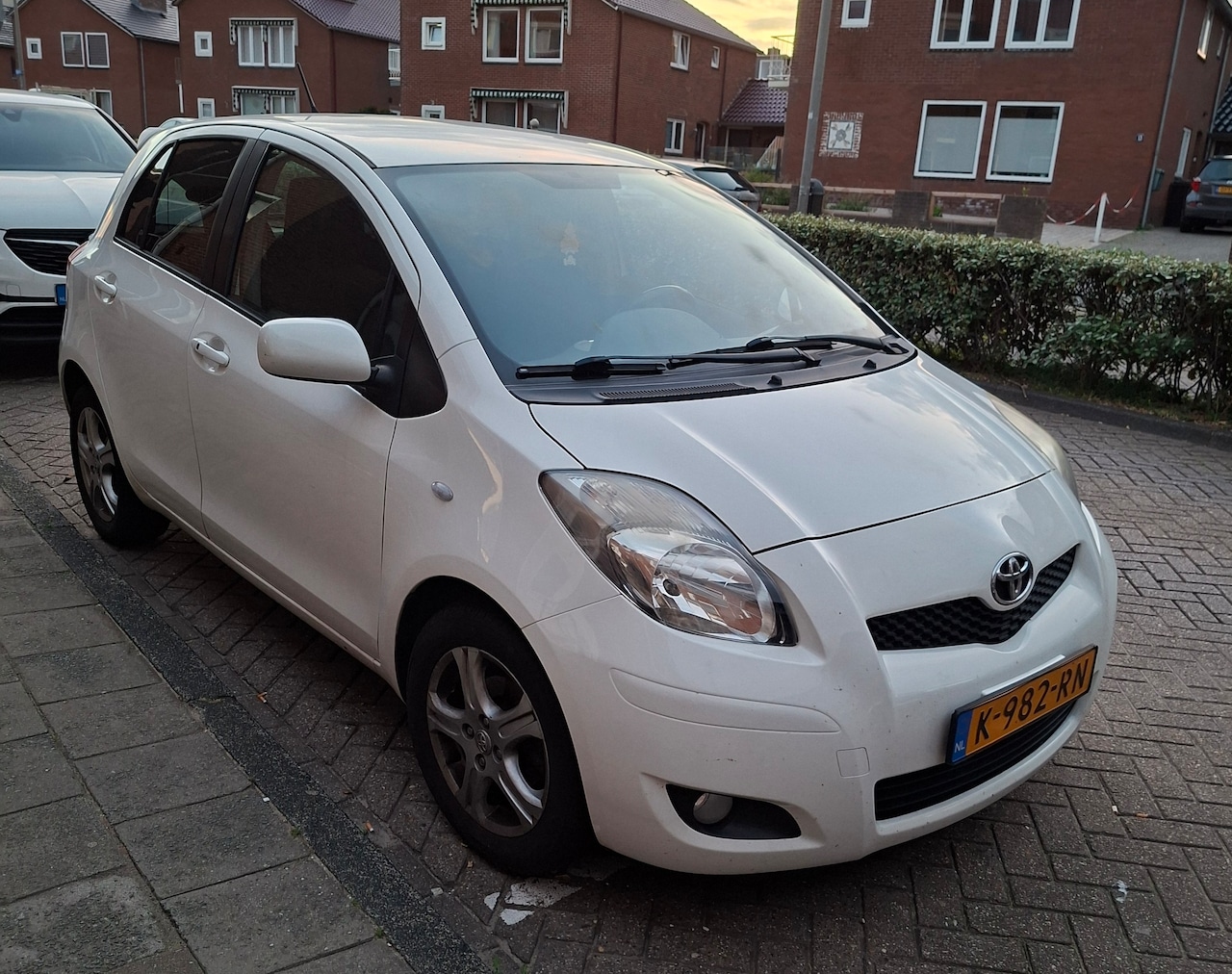 Toyota Yaris - 1.3 VVT-i Comfort - AutoWereld.nl