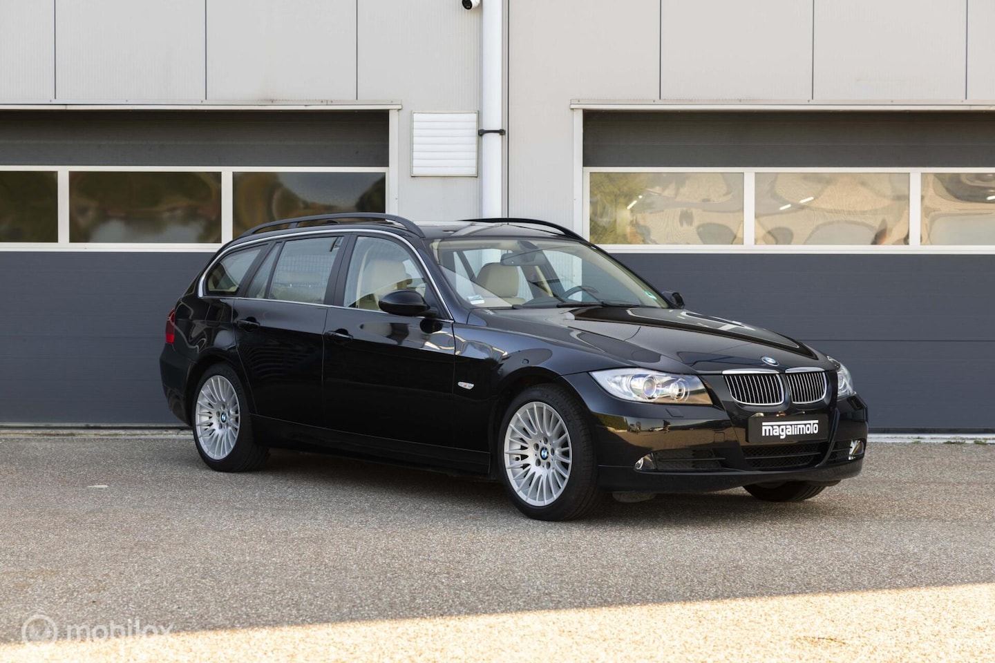 BMW 3-serie Touring - E91 325i High Executive l N52 l Lage km - AutoWereld.nl