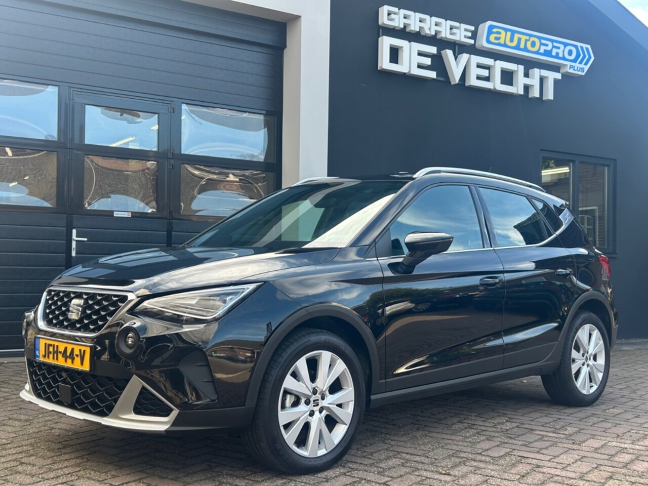 SEAT Arona - 1.0 TSI Automaat Airco-ecc/Carplay/Pdc - AutoWereld.nl