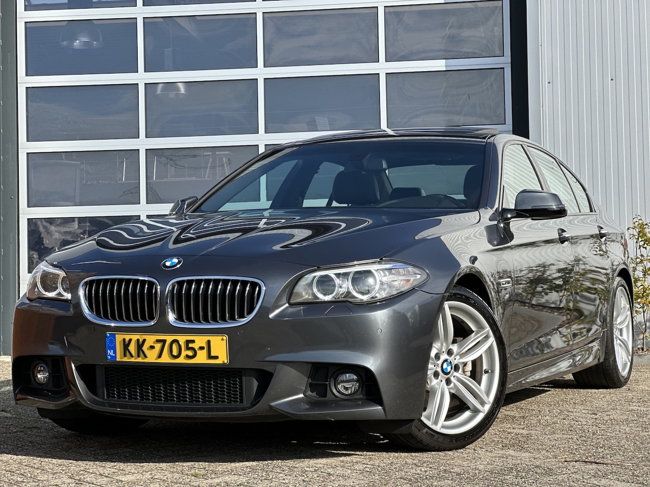 BMW 5-serie - 520i M Sport Edition High Executive 184pk | Bi-xenon koplampen | Cruise control | Lederen - AutoWereld.nl