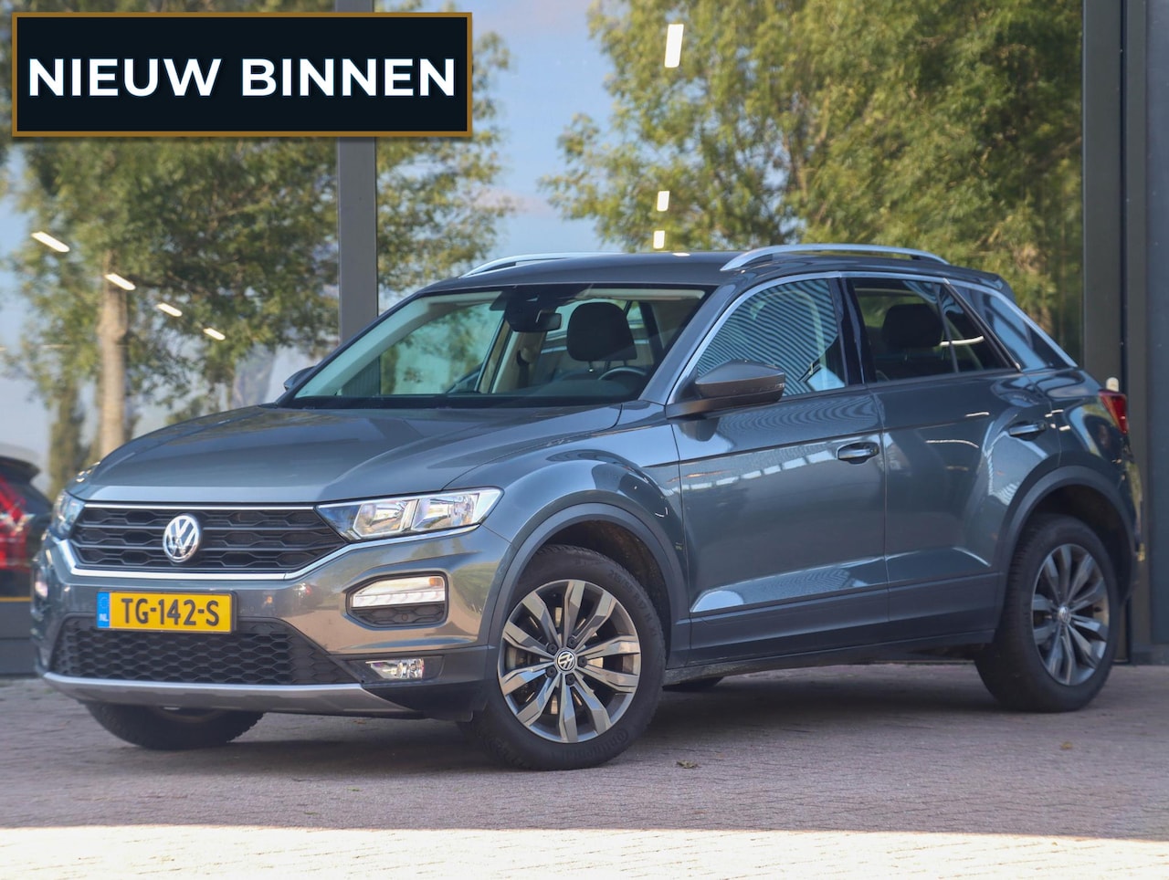 Volkswagen T-Roc - 1.0 TSI Style 115pk Trekhaak Navigatie Camera - AutoWereld.nl