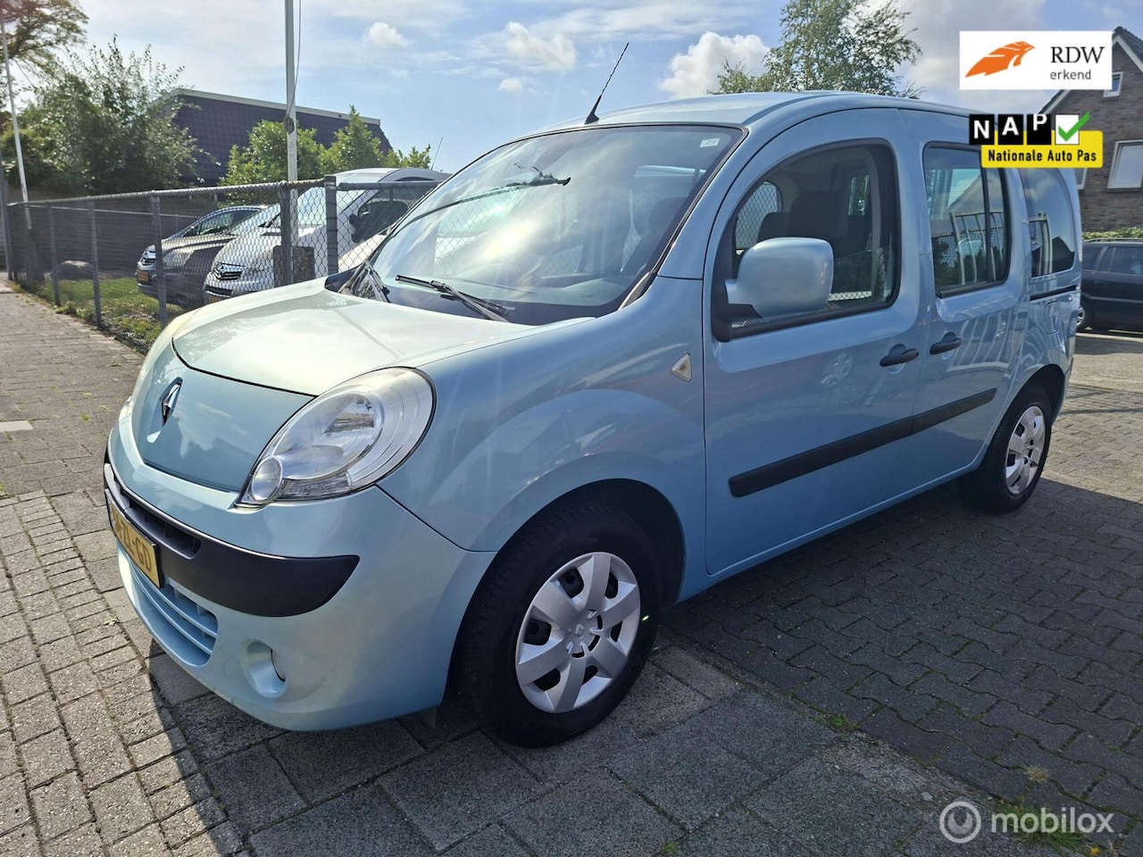 Renault Kangoo Family - combi 1.6-16V Expression invalide auto 129838 km nap - AutoWereld.nl