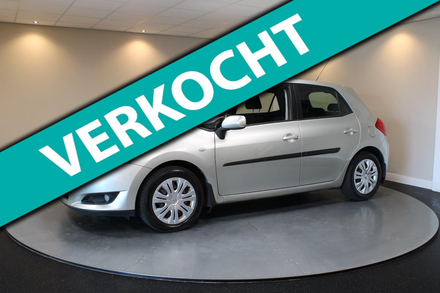 Toyota Auris - 1.6-16V Sol *2de Eigenaar/Dealer OH* Airco|Cruise|Trekhaak - AutoWereld.nl