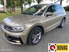 Volkswagen Tiguan - 150 PK TSI DSG I R LINE I Trekhaak I COCKPIT I