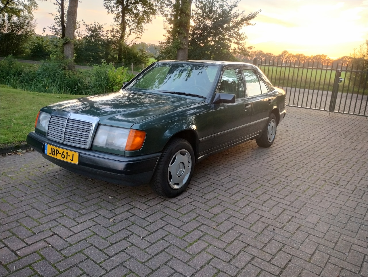 Mercedes-Benz 200-500 (W124) - 250D regelbare airco - AutoWereld.nl