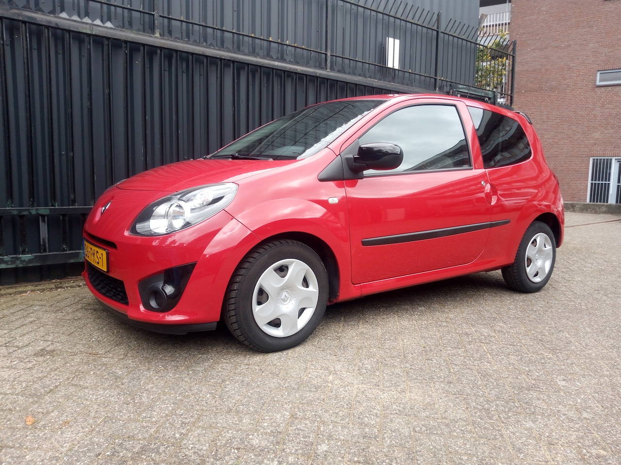 Renault Twingo - 1.2-16V Collection MEt een APK tot Maart 2026 en een N.A.P. - AutoWereld.nl