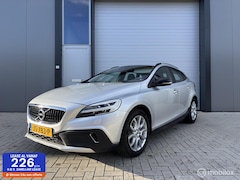 Volvo V40 Cross Country - 2.0 T3 Momentum