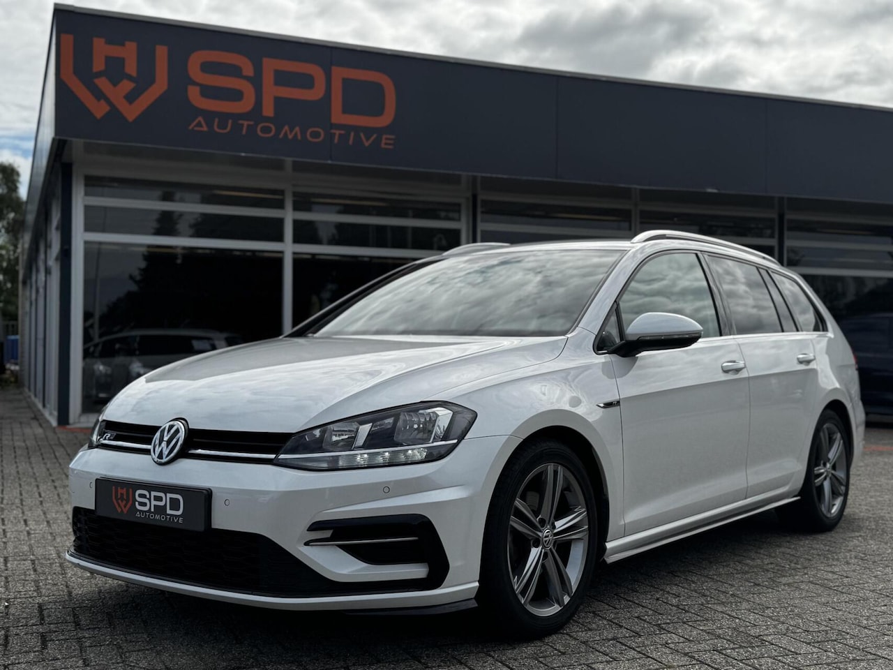 Volkswagen Golf Variant - 1.5 TSI Highline|R-line|ACC|Virtual - AutoWereld.nl