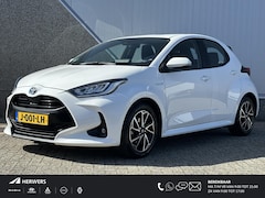 Toyota Yaris - 1.5 Hybrid First Edition / Automaat / Navigatie / Adaptieve cruise control / Apple Carplay