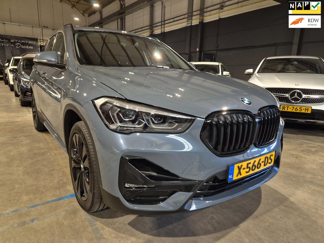 BMW X1 - SDrive18i High Executive - Automaat - Leder - Sportstoel - Navi - Cruise - PDC - Afn Trekh - AutoWereld.nl