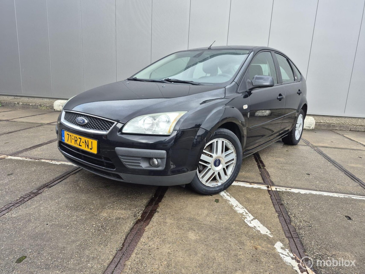 Ford Focus - 1.6-16V Ghia Automaat / Cruise Control / Nieuw APK - AutoWereld.nl