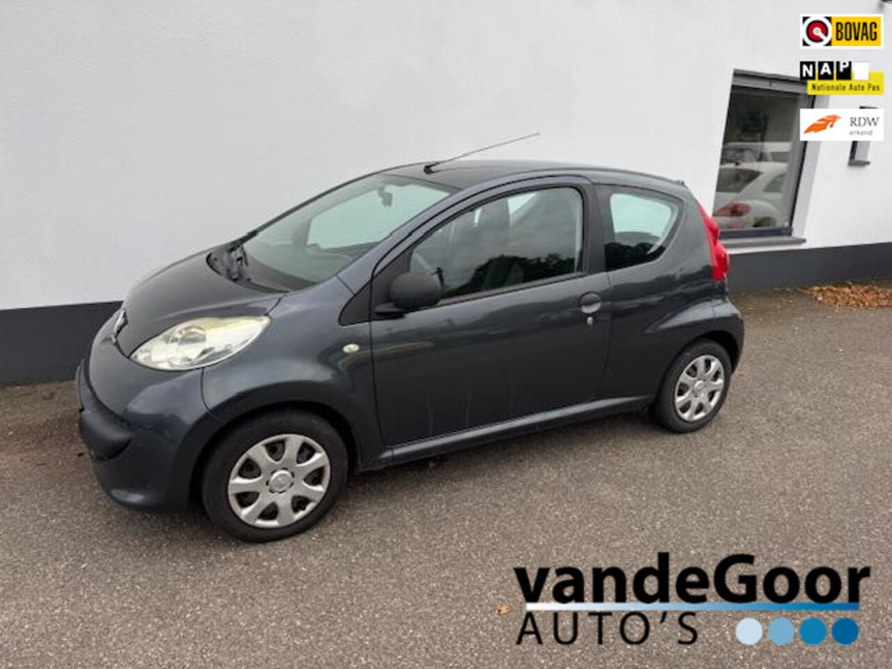 Peugeot 107 - 1.0-12V XR 1.0-12V XR, '10, apk 10-'26, in een keurige staat ! - AutoWereld.nl