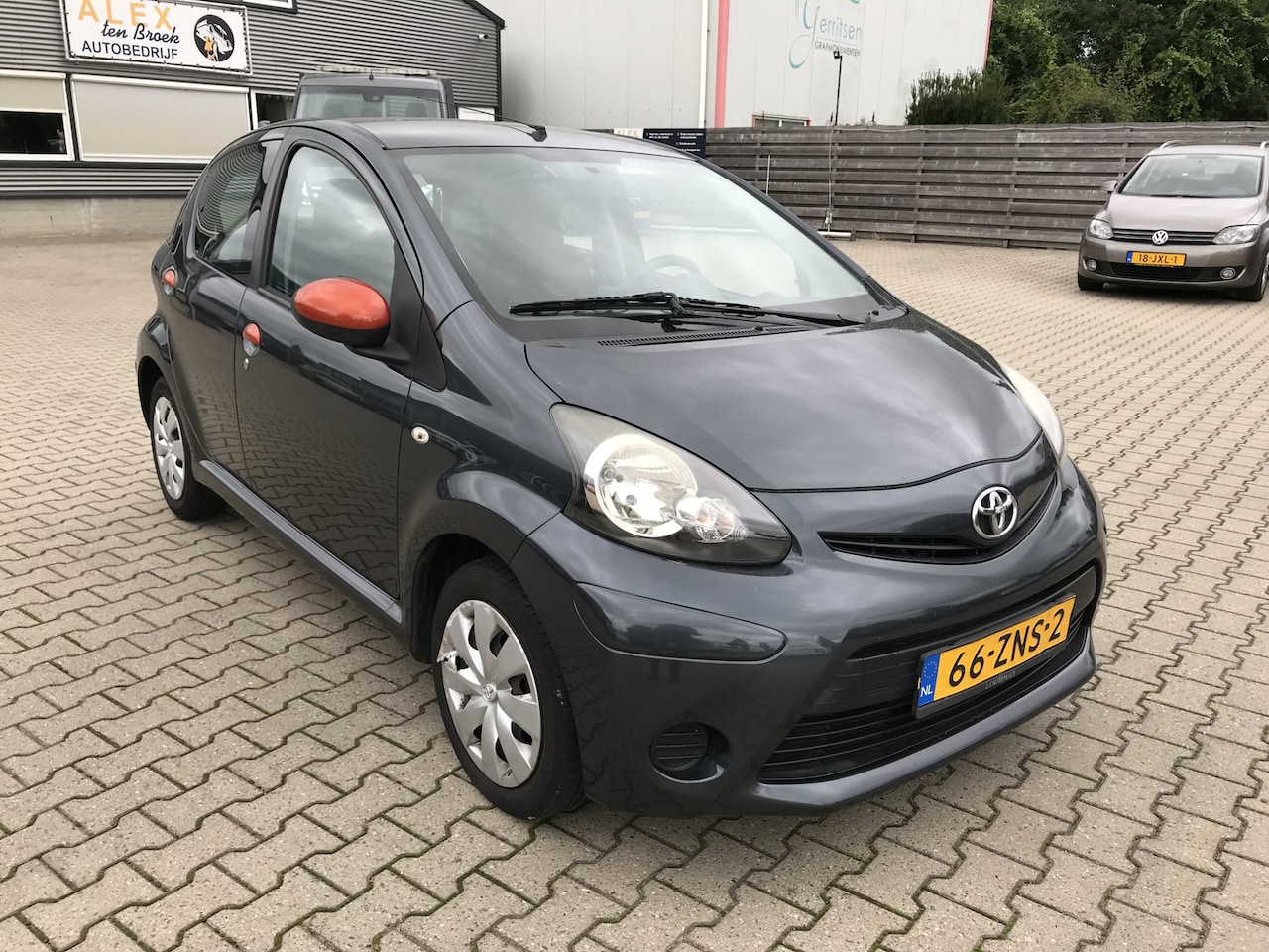 Toyota Aygo - 1.0 VVT-i Comfort Orange 1.0 VVT-i Comfort Orange - AutoWereld.nl
