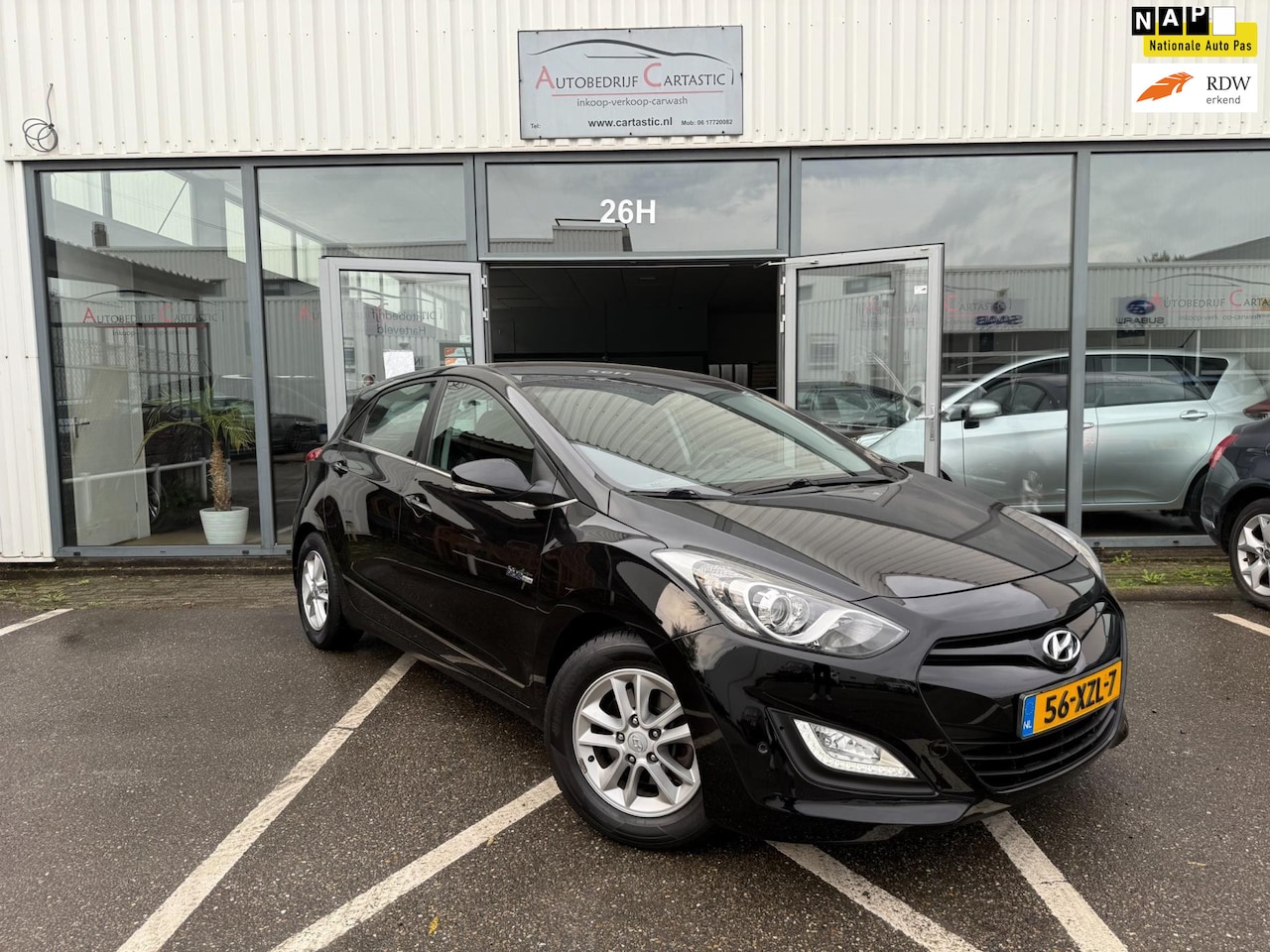 Hyundai i30 - 1.6 GDI i-Vision CLIMA | CRUISE CONTROL | NAVIGATIE | CAMERA | PDC | DEA;ER ONDERHOUDEN | - AutoWereld.nl