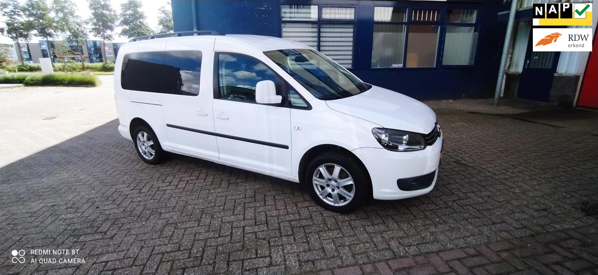 Volkswagen Caddy Maxi - 1.6 TDI Highline** AUTOMAAT/7-PERSOON/ MAXI *** - AutoWereld.nl