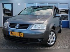 Volkswagen Touran - 2.0-16V FSI Highline ECC/CRUISE/TREKHAAK