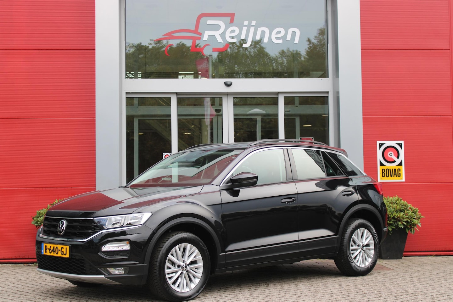 Volkswagen T-Roc - 1.0 TSI 110PK STYLE BUSINESS | STOEL VERWARMING | CLIMATE CONTROL | ALL SEASON BANDEN | AP - AutoWereld.nl