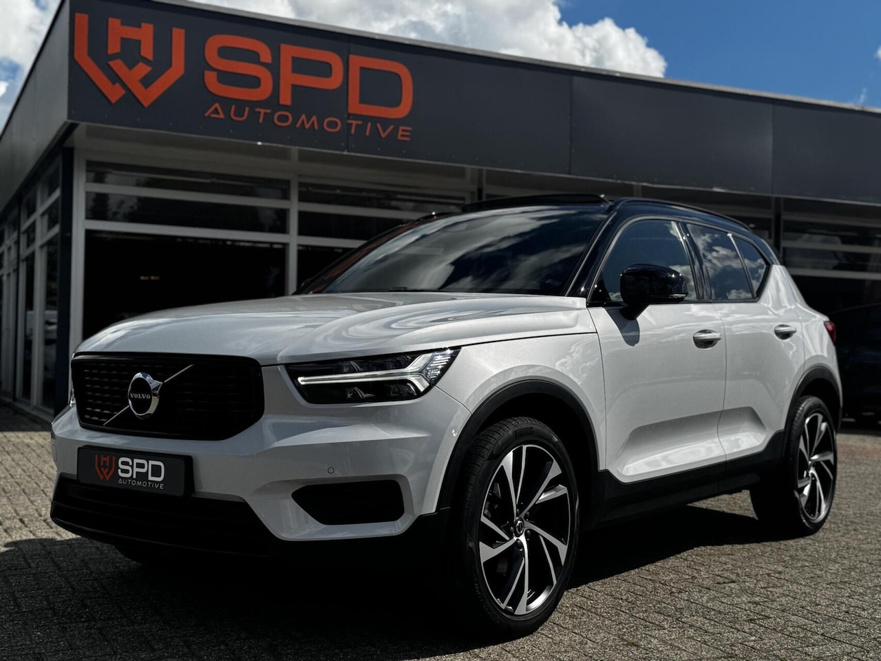 Volvo XC40 - 2.0 B4 Plus Black Edition|Pano|Led|20''|ACC| - AutoWereld.nl