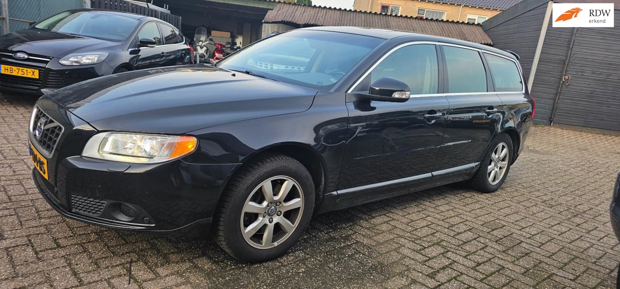 Volvo V70 - 2.0T Summum rijdt op 3cilinders handel/export - AutoWereld.nl