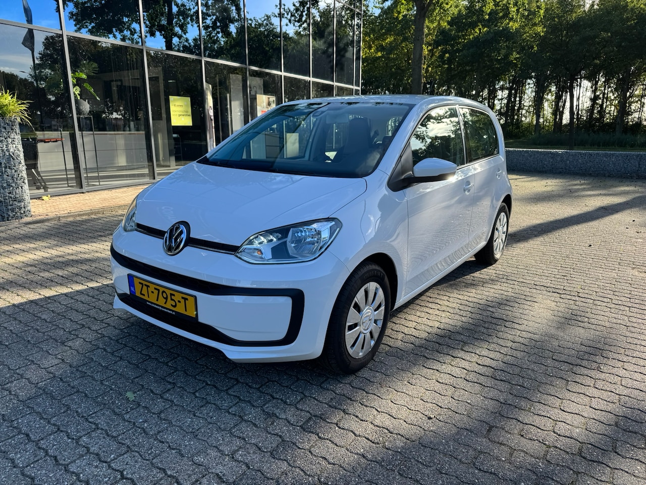 Volkswagen Up! - 1.0 BMT move up! - AutoWereld.nl
